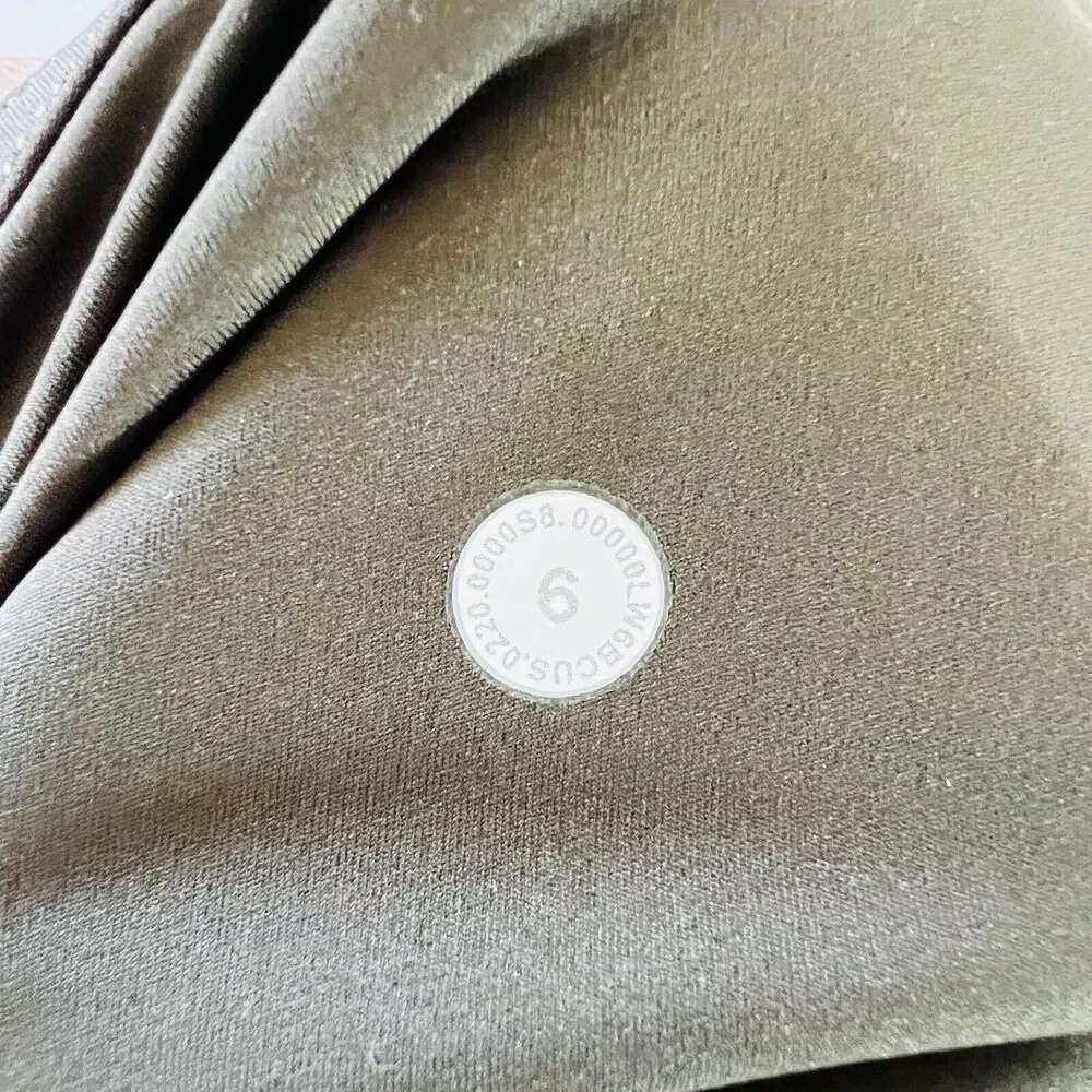 LULULEMON ATHLETICA Solid Dark Olive F & F HR Crop 19